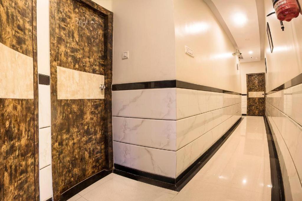 Hotel Embassy Grand Near Us Embassy Bkc มุมไบ ภายนอก รูปภาพ